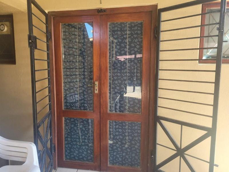 1 Bedroom Property for Sale in Uvongo Beach KwaZulu-Natal
