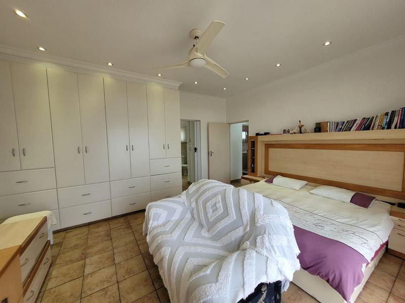 8 Bedroom Property for Sale in St Michaels On Sea KwaZulu-Natal