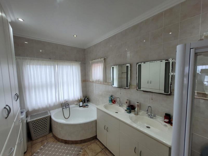 8 Bedroom Property for Sale in St Michaels On Sea KwaZulu-Natal