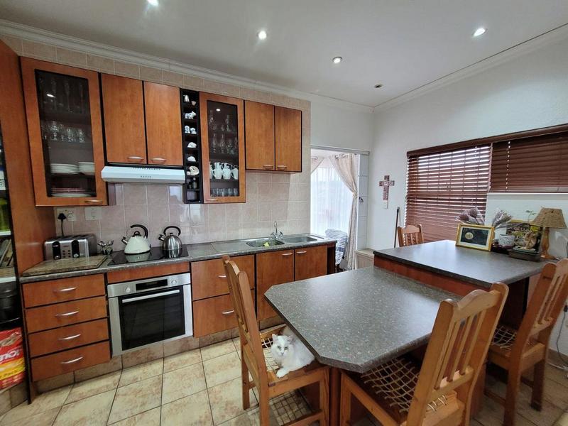 8 Bedroom Property for Sale in St Michaels On Sea KwaZulu-Natal