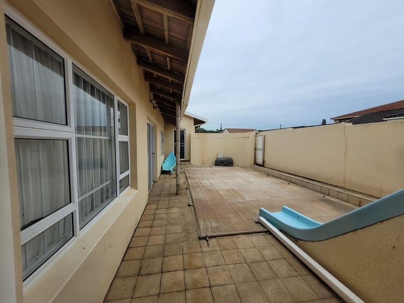 8 Bedroom Property for Sale in St Michaels On Sea KwaZulu-Natal
