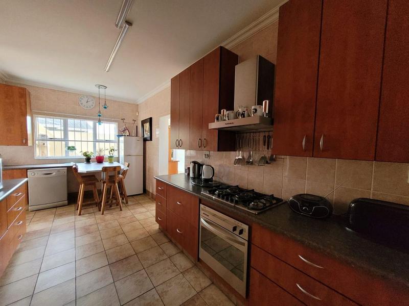 8 Bedroom Property for Sale in St Michaels On Sea KwaZulu-Natal