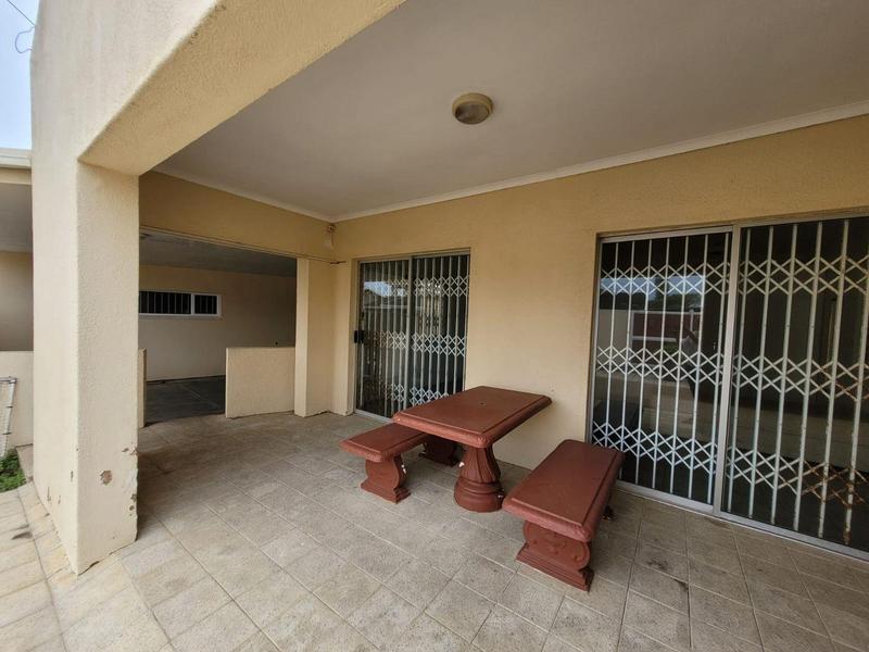 8 Bedroom Property for Sale in St Michaels On Sea KwaZulu-Natal