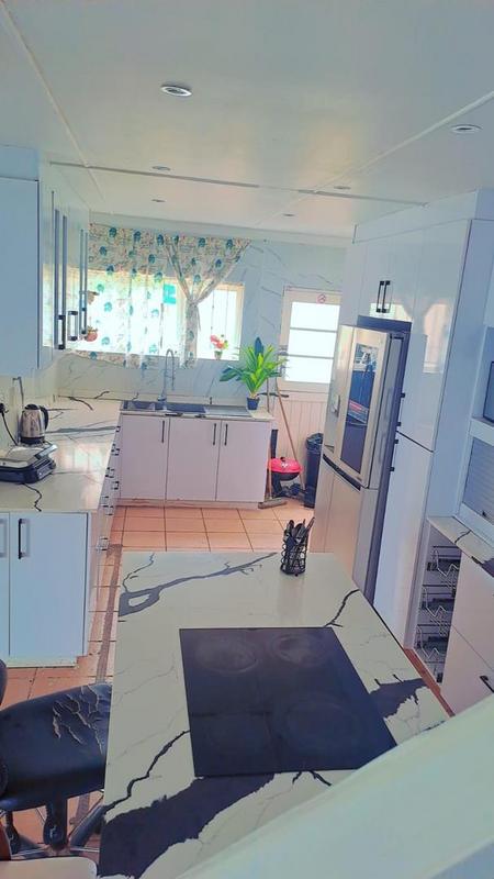 4 Bedroom Property for Sale in Margate KwaZulu-Natal