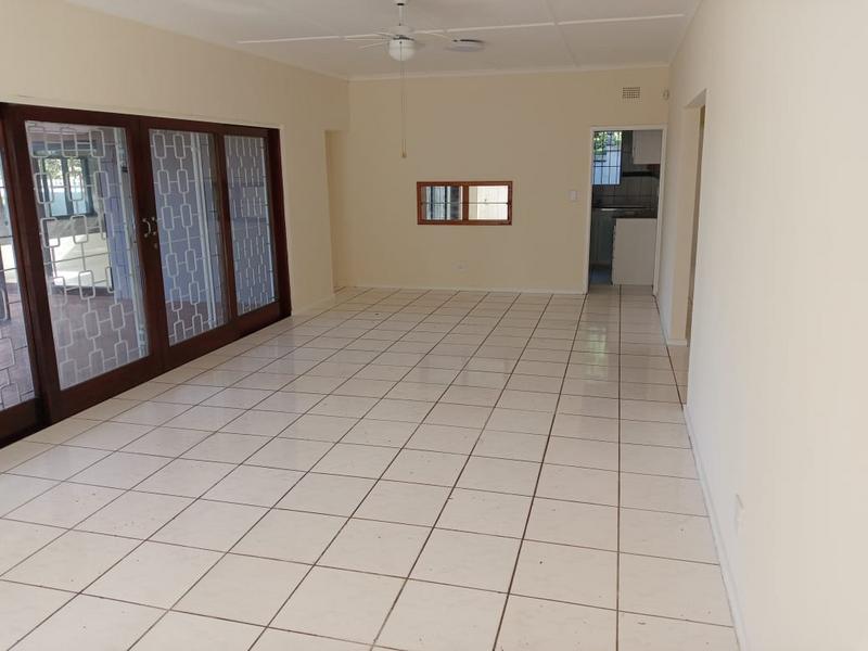To Let 4 Bedroom Property for Rent in Margate KwaZulu-Natal