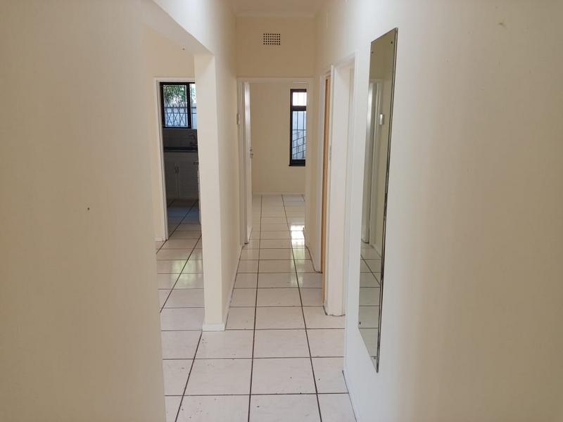 To Let 4 Bedroom Property for Rent in Margate KwaZulu-Natal