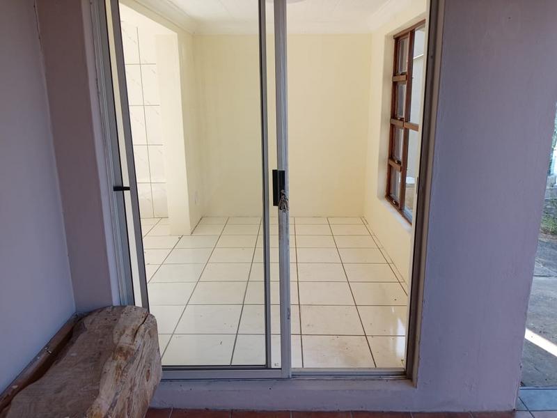 To Let 4 Bedroom Property for Rent in Margate KwaZulu-Natal
