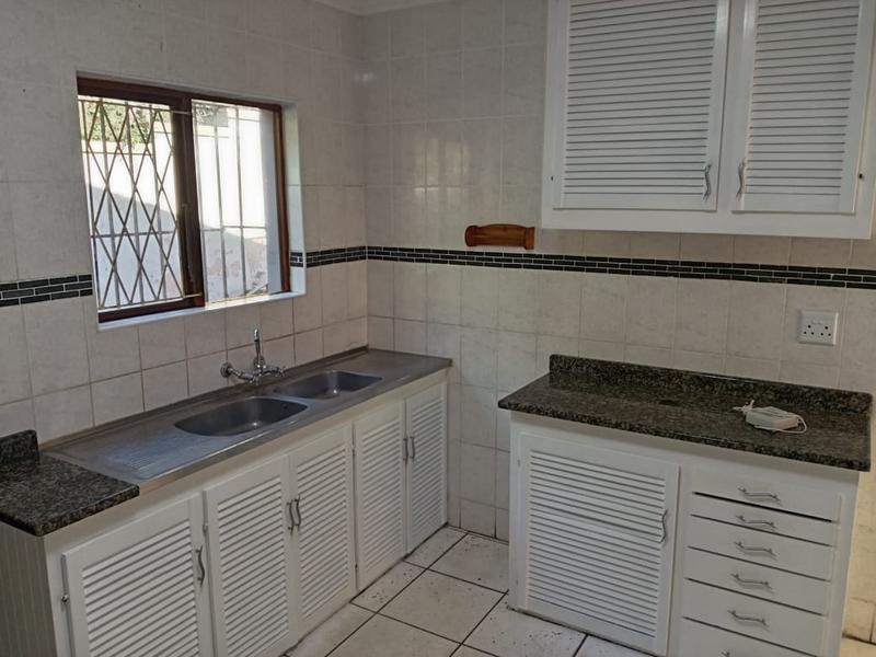 To Let 4 Bedroom Property for Rent in Margate KwaZulu-Natal