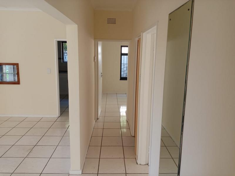 To Let 4 Bedroom Property for Rent in Margate KwaZulu-Natal
