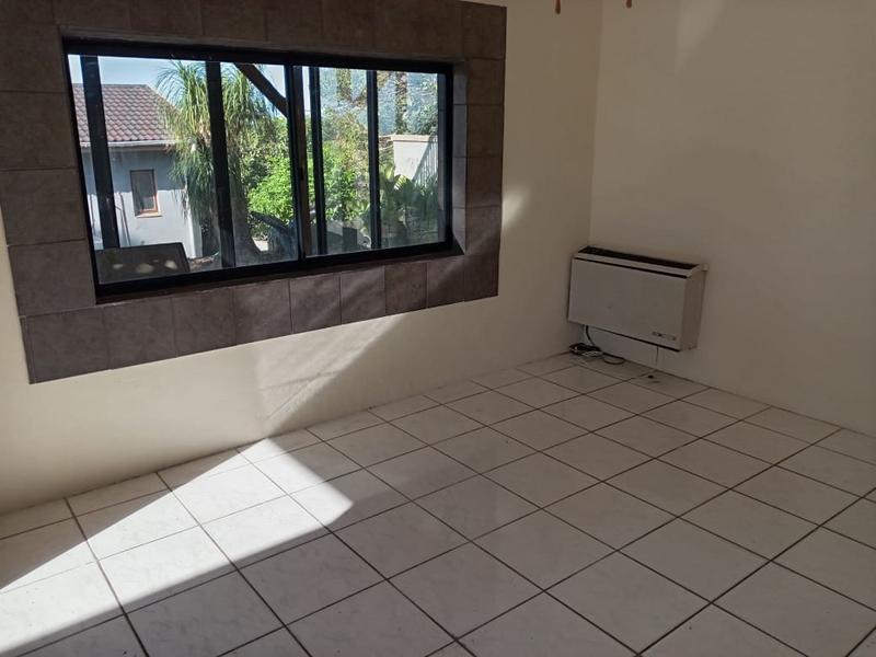 To Let 4 Bedroom Property for Rent in Margate KwaZulu-Natal