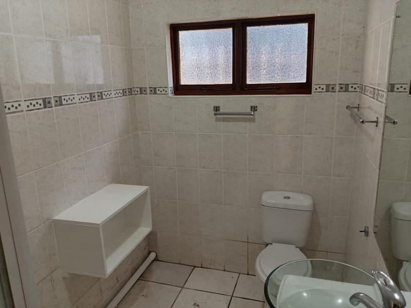 To Let 4 Bedroom Property for Rent in Margate KwaZulu-Natal