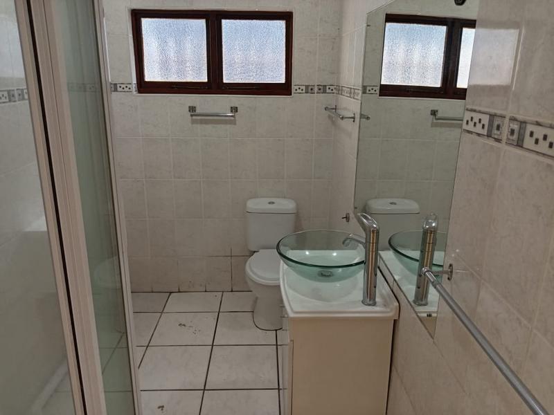 To Let 4 Bedroom Property for Rent in Margate KwaZulu-Natal