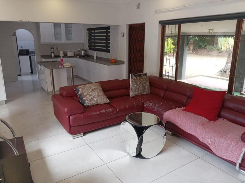 To Let 5 Bedroom Property for Rent in Margate KwaZulu-Natal