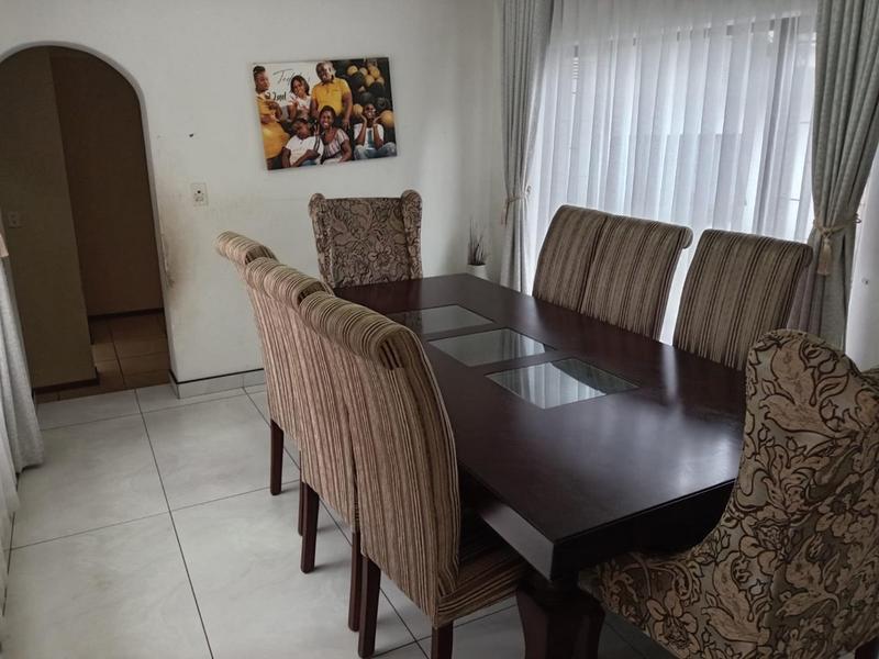 To Let 5 Bedroom Property for Rent in Margate KwaZulu-Natal