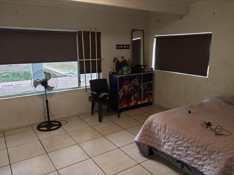 To Let 5 Bedroom Property for Rent in Margate KwaZulu-Natal