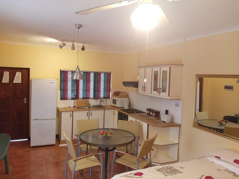 To Let 2 Bedroom Property for Rent in Margate KwaZulu-Natal
