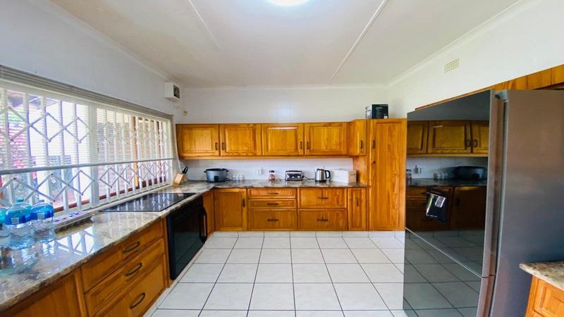 6 Bedroom Property for Sale in Ramsgate KwaZulu-Natal