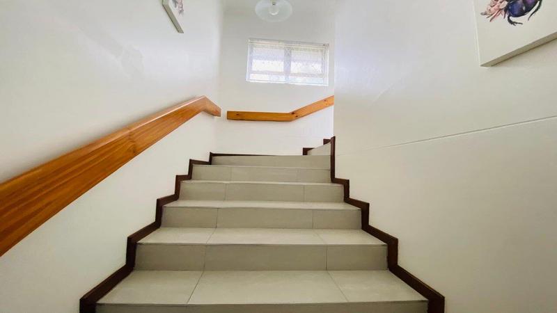 6 Bedroom Property for Sale in Ramsgate KwaZulu-Natal