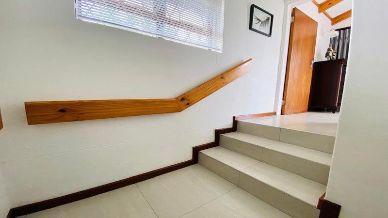 6 Bedroom Property for Sale in Ramsgate KwaZulu-Natal