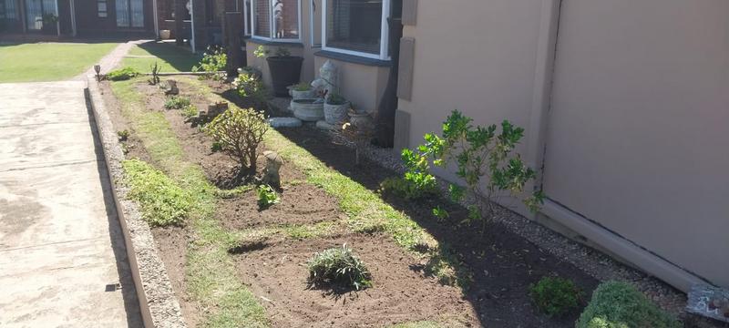 8 Bedroom Property for Sale in Hibberdene KwaZulu-Natal