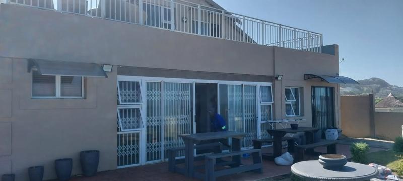 8 Bedroom Property for Sale in Hibberdene KwaZulu-Natal