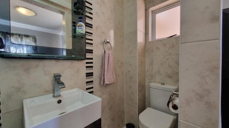 2 Bedroom Property for Sale in Margate Beach KwaZulu-Natal