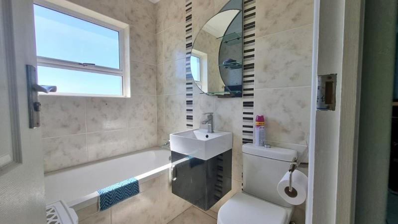 2 Bedroom Property for Sale in Margate Beach KwaZulu-Natal