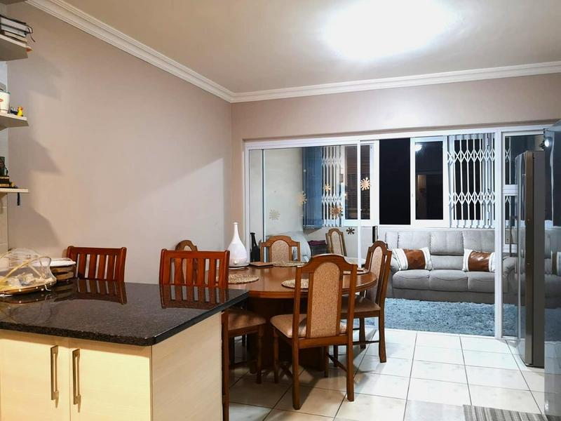 2 Bedroom Property for Sale in Uvongo KwaZulu-Natal