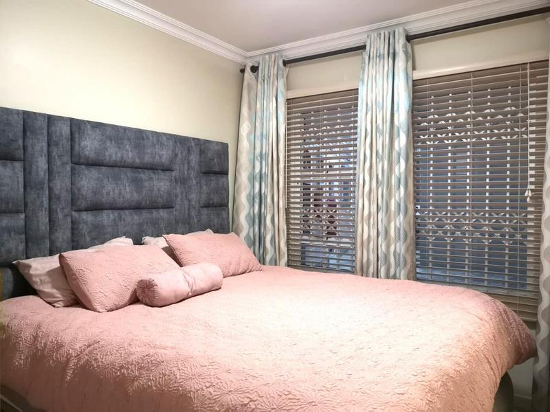 2 Bedroom Property for Sale in Uvongo KwaZulu-Natal