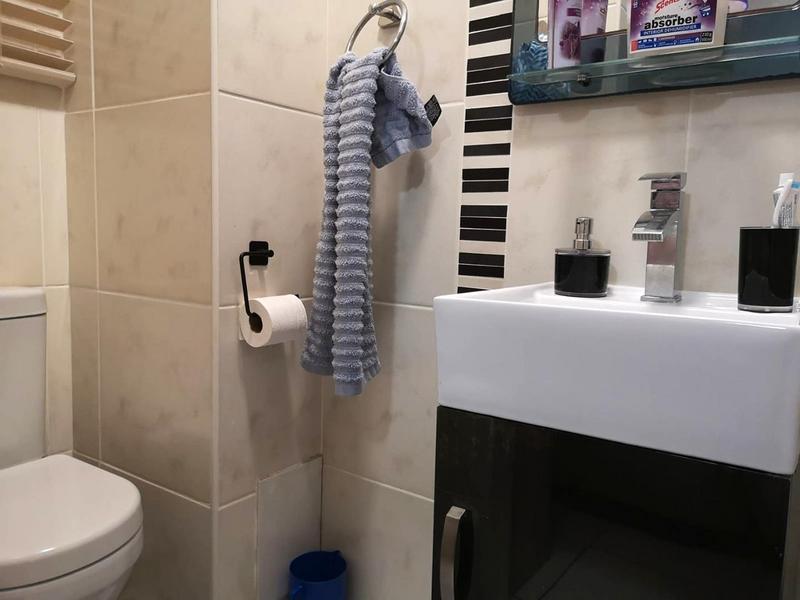 2 Bedroom Property for Sale in Uvongo KwaZulu-Natal