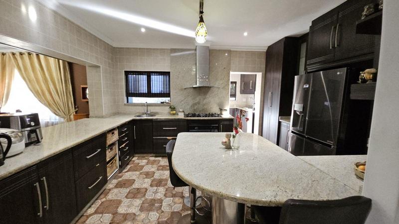 5 Bedroom Property for Sale in Port Shepstone KwaZulu-Natal