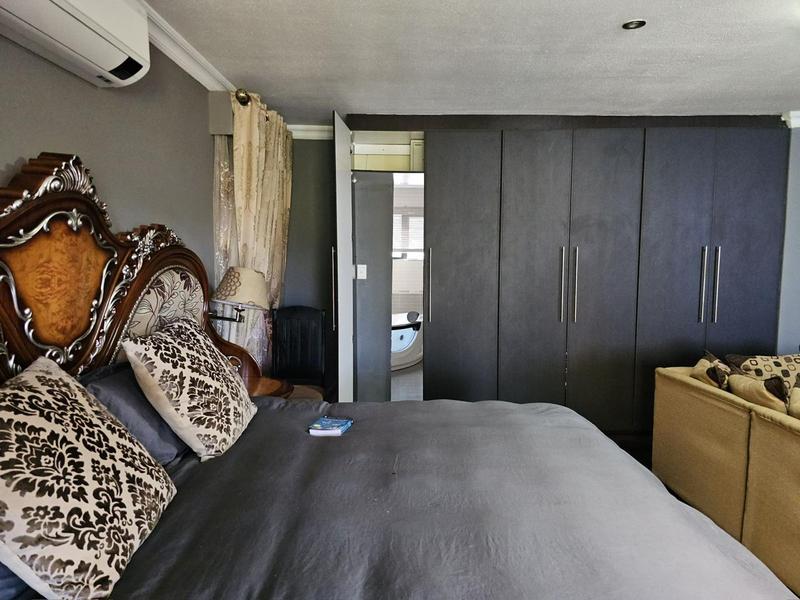 5 Bedroom Property for Sale in Port Shepstone KwaZulu-Natal