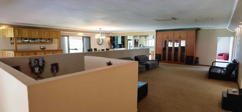 4 Bedroom Property for Sale in Umtentweni KwaZulu-Natal