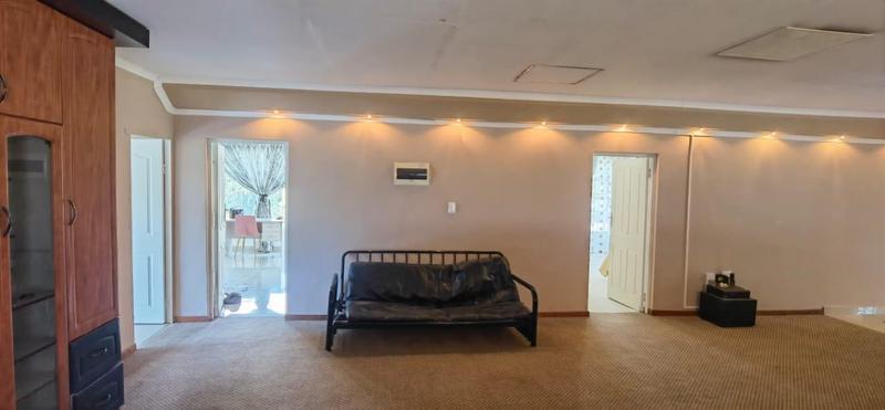 4 Bedroom Property for Sale in Umtentweni KwaZulu-Natal