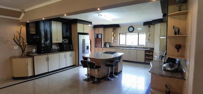 4 Bedroom Property for Sale in Umtentweni KwaZulu-Natal
