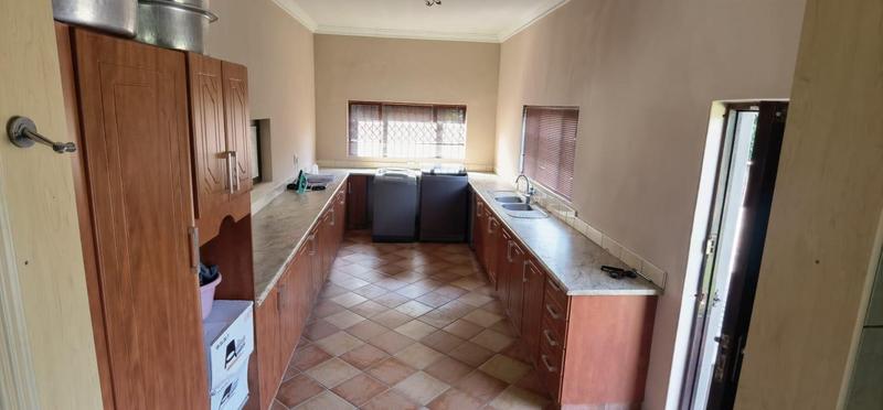 4 Bedroom Property for Sale in Umtentweni KwaZulu-Natal