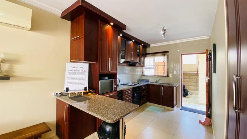2 Bedroom Property for Sale in Uvongo KwaZulu-Natal
