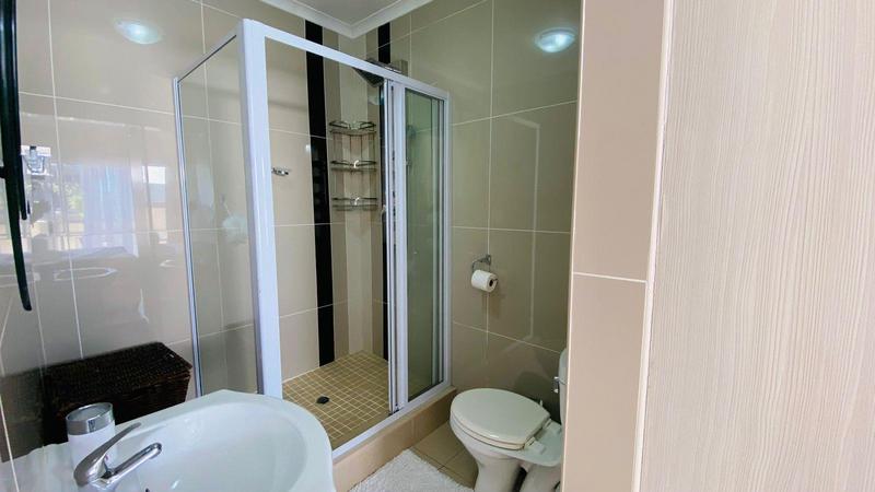 2 Bedroom Property for Sale in Uvongo KwaZulu-Natal