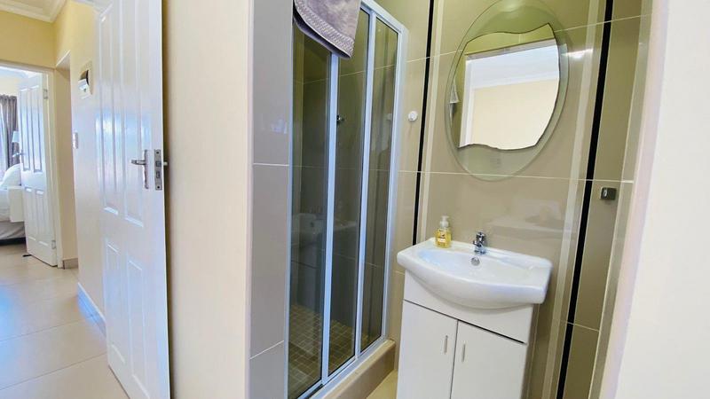 2 Bedroom Property for Sale in Uvongo KwaZulu-Natal