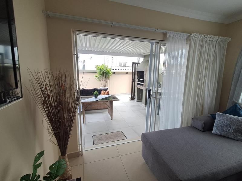 2 Bedroom Property for Sale in Uvongo KwaZulu-Natal