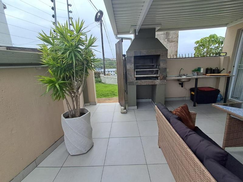 2 Bedroom Property for Sale in Uvongo KwaZulu-Natal