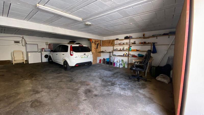 2 Bedroom Property for Sale in Uvongo KwaZulu-Natal