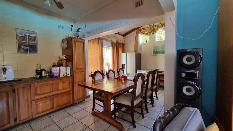 5 Bedroom Property for Sale in Uvongo KwaZulu-Natal