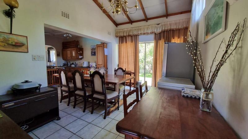 5 Bedroom Property for Sale in Uvongo KwaZulu-Natal