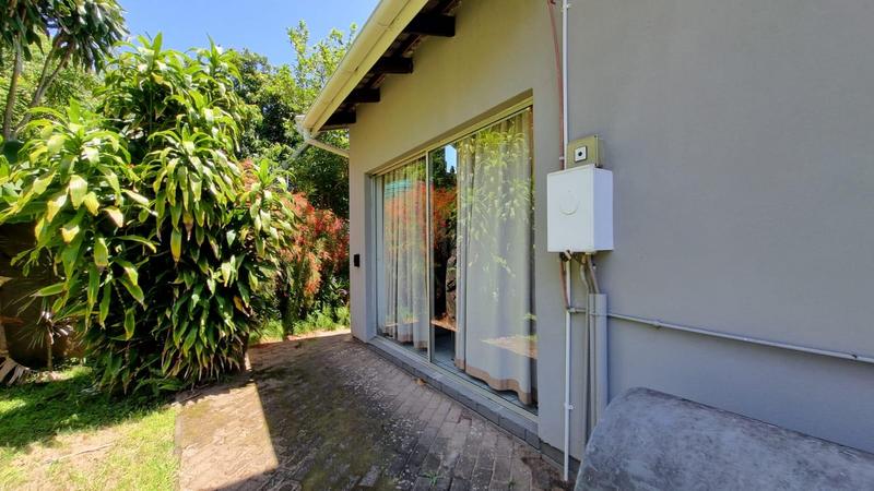 5 Bedroom Property for Sale in Uvongo KwaZulu-Natal