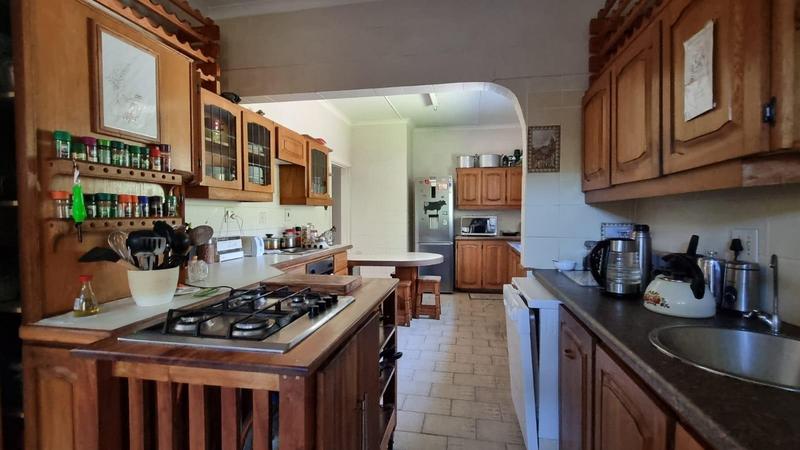 5 Bedroom Property for Sale in Uvongo KwaZulu-Natal