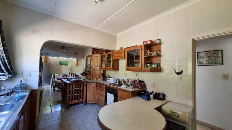 5 Bedroom Property for Sale in Uvongo KwaZulu-Natal