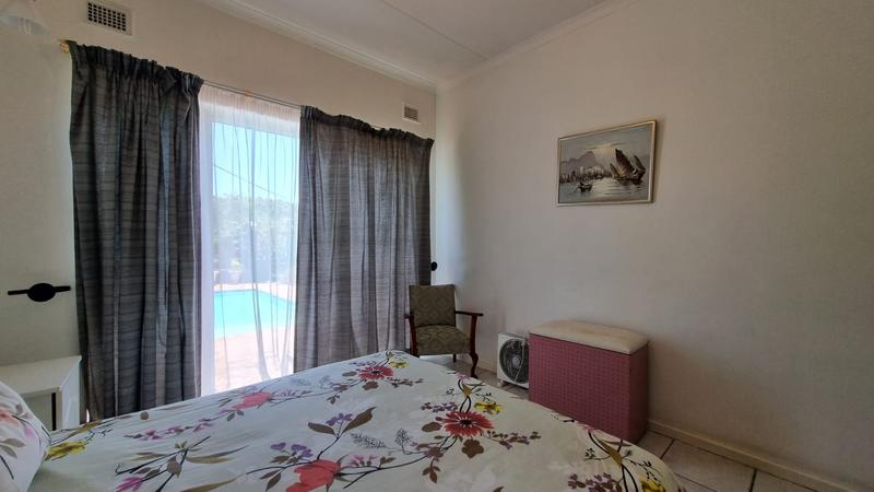 5 Bedroom Property for Sale in Uvongo KwaZulu-Natal