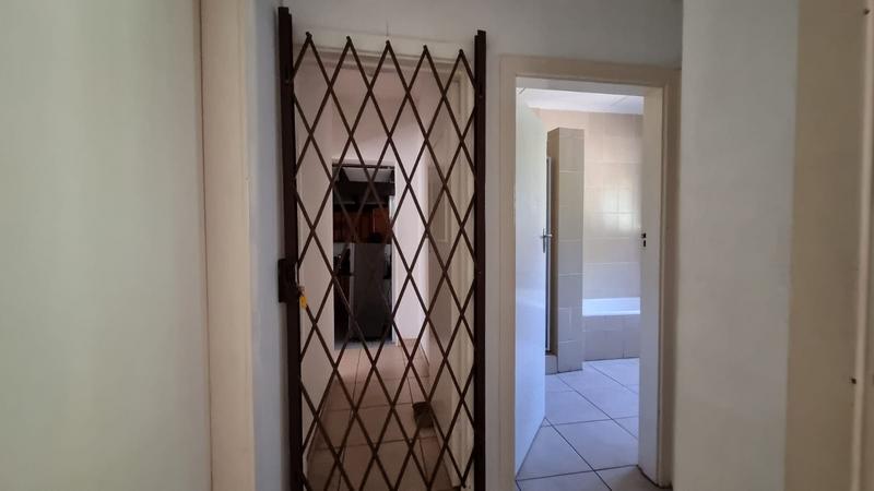5 Bedroom Property for Sale in Uvongo KwaZulu-Natal