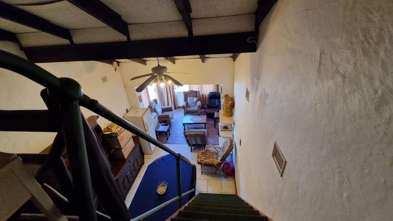 5 Bedroom Property for Sale in Uvongo KwaZulu-Natal